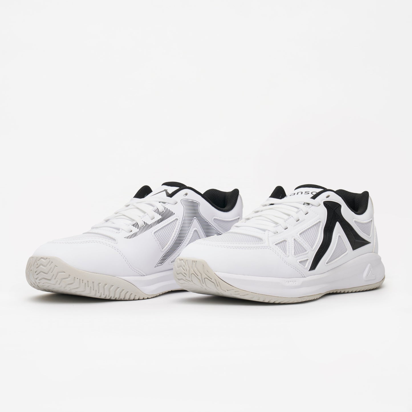 Takumi White/Black
